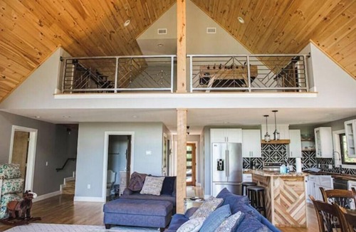 Bryson City Cabin | NC Mountain House | Mtn View, Hot Tub & EV Charger