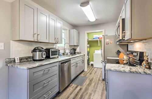 Frank House | Near Hiking + Wineries! Newland Retreat w/Creek
