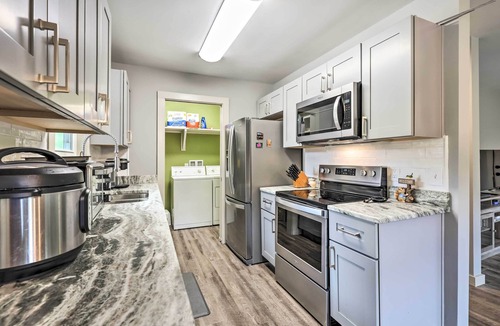 Frank House | Near Hiking + Wineries! Newland Retreat w/Creek