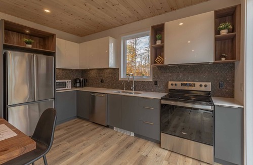 La Conception Ski Chalet | Near Mont-Tremblant: Pool, Hot Tub & Views