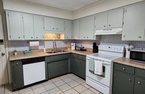 Boiling Springs House | Near Sherman College 2BR w/Wi-Fi + Washer/Dryer