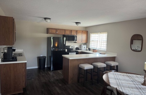Cross Lanes Apartment | New 2-bedroom apartment in Cross Lanes with WiFi, AC, free parking