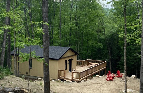 Notre-Dame-du-Laus Cottage | New 2BR Lakefront Cottage | Lac des Sables · Private Beach · Deck