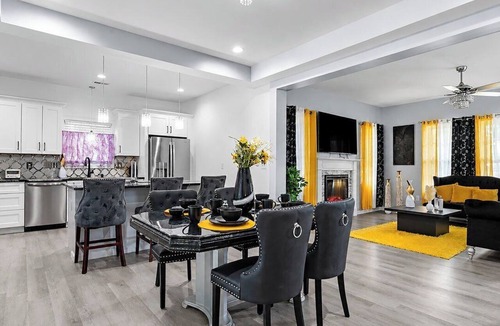 Charlotte House | New 4 bedroom house near Great Wolf Lodge, Motor Speedway and UNCC in Charlotte
