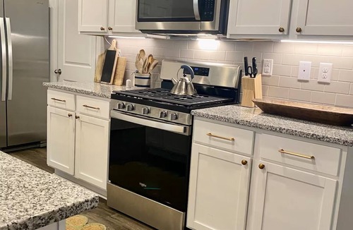 Aiken House | New 5 BR Across USC Aiken - Neighborhood Pool