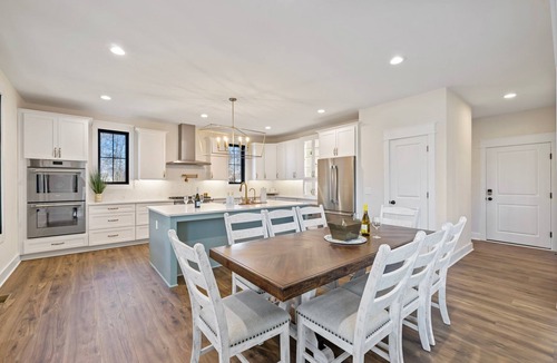 Bumpass House | NEW 6BR Luxury Lakefront Lake Anna Private Boathouse!