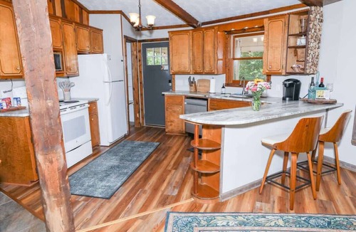 Court House House | New! 8Days a Week Retreat by Buffalo Mtn Getaway