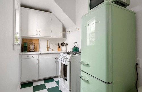 Harleston Village Apartment | ~NEW~ Charming Guesthouse Near King St Walk to Historic District 30+ Stays