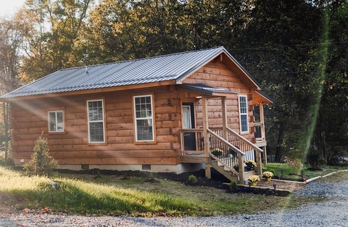 Damascus Cabin | NEW! COZY 4 Guest Cabin in Damascus! PET FRIENDLY!