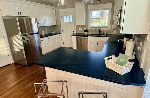 Sans Souci House | NEW: Family + Pet-Friendly near Downtown GVL