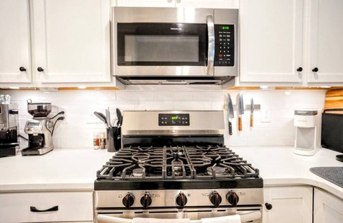 Greenville House | NEW Home 2Bed/2Bath+Office~7 min to DT [30 DAYS+]