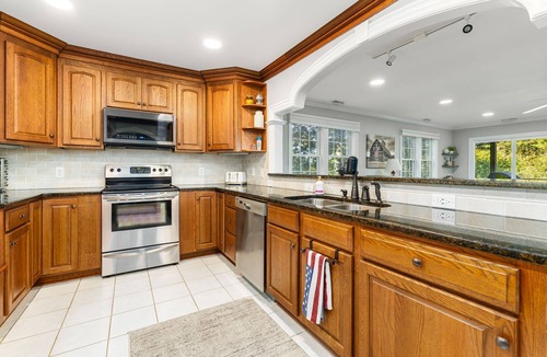 Wise House | NEW! Lakefront, Dock, Fire Pit, Grill, Kayaks, Paddleboards, Foosball, Arcade