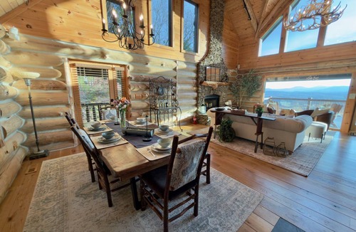 Ridges Over the Lake Cabin | New Listing: 7BR Mtn Retreat | Lake | Games