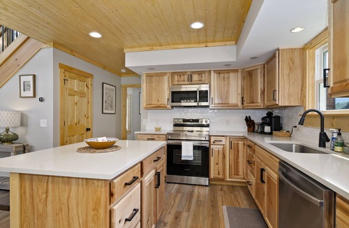 Maggie Valley Cabin | New Log Cabin in the Valley, Elk Experience, Year Round Access