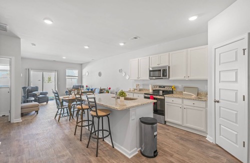 Conway House | New Modern 3BR/3BA Townhome. Quiet Retreat w/Pool, Playground and Free Parking.
