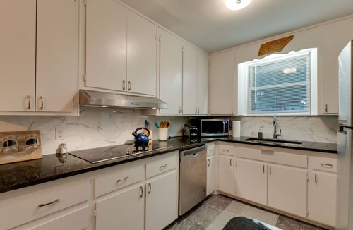 Donelson Cottage | New Playground: Hot Tub, Games, and Broadway Buzz!