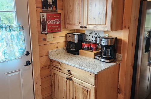 Landrum Cabin | ⭐️ New ⭐️ RidgeCrest Lodge: Retreat w Mountain Views - HUGE 1st Renter Discount