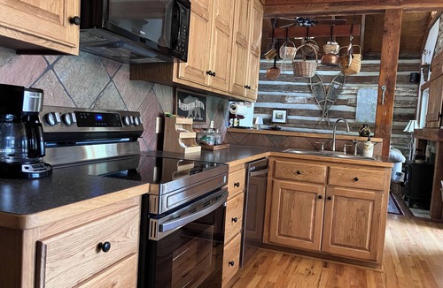 Lansing Cabin | New River, Ashe County, secluded log cabin, West Jefferson area