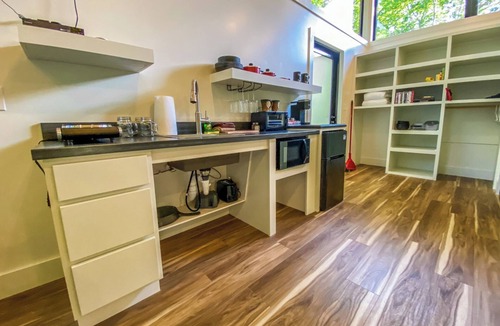 Peterstown Cabin | New River Gorge Cabin at Four Fillies Lodge-Wheelchair Accessible