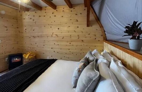 West Jefferson House | NEW Secluded Geodome with Heat/Air, Bath & Kitchen! 10 Min to West Jefferson!