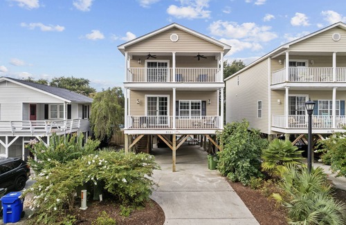 Surfside Beach House | NEW! Short Walk to Beach, Private Pool, Fast Wifi!
