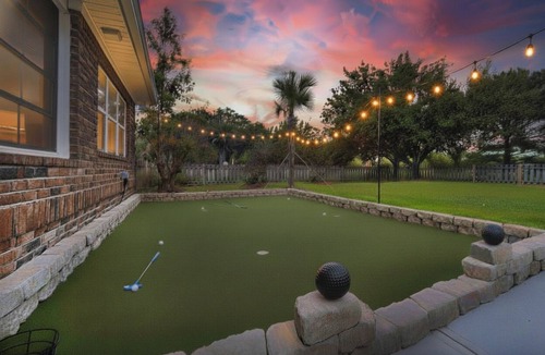 Rincon House | NEW - Southern Oaks Retreat - King Suite, Theater, Massage Chair - LUXURY STAY