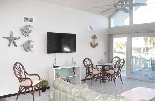 Windy Hill House | NEW TO RENTAL! 3RD ROW, 3 BEDROOM HOUSE WITH LARGE FRONT PORCH AND OCEAN VIEW
