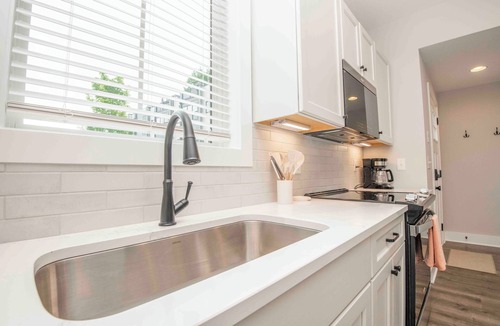 Knoxville House | New Townhome near Downtown & Neyland Stadium, Walkable Neighborhood