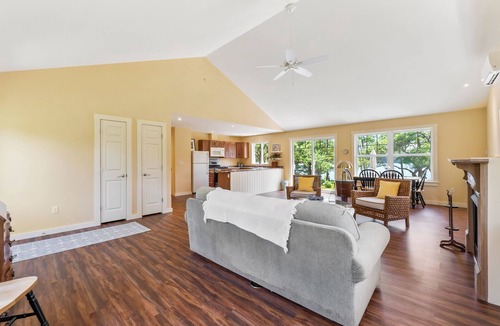 Mid-Coast and Islands House | NEW Tranquil Tides - 2-bedroom home with privacy, AC and tidal waterfront access