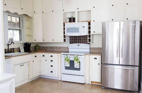 Gainesville House | New! Walk to Square ~ Hideaway in the Middle of Town ~ Summer Savings ~ Sleeps 4