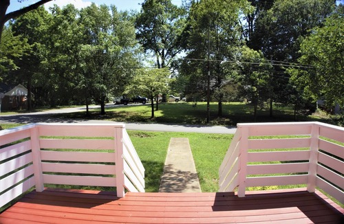 Sugar Creek House | *NEWLY BUILT* 4 BR (7 beds) Retreat by Noda, Uptown, Plaza Midwood, Conv Center