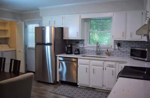 North Raleigh House | Newly Remodeled 2 BR Townhome