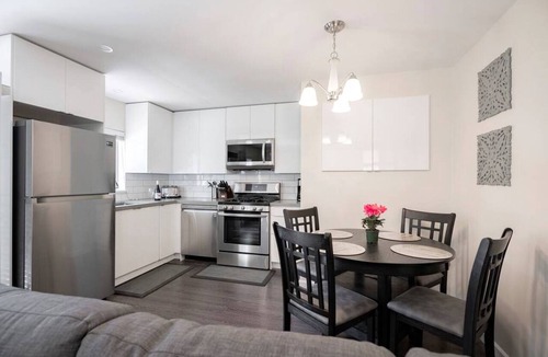 Kitsilano Apartment | Newly Reno`d 2 bdrm Kitsilano Centrally Located
