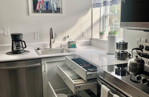 Cotswold Apartment | Newly Renovate One Bedroom Apartment - Garden Terrace Vista in Costwold Area
