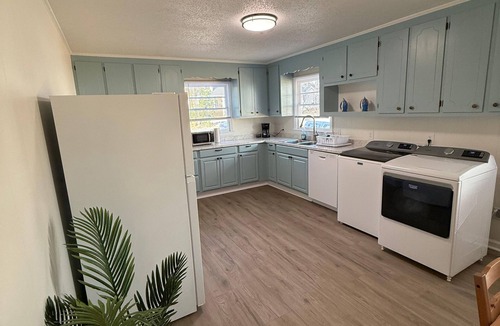 Durham Apartment | Newly Renovated 3 Bedroom House in Lakewood