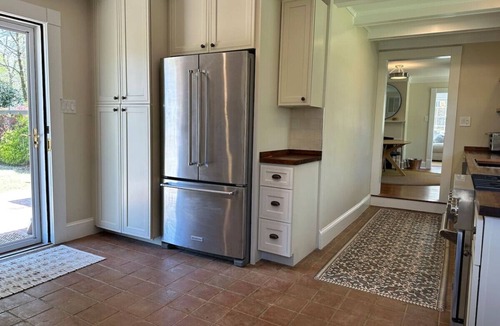 Hillsborough House | Newly Renovated Carriage House in quaint, historic Hillsborough; quiet location