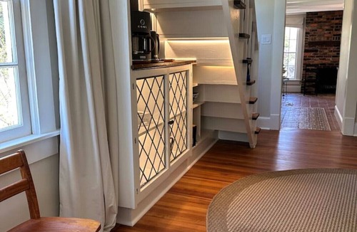 Hillsborough House | Newly Renovated Carriage House in quaint, historic Hillsborough; quiet location