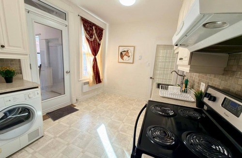 Cote-Des-Neiges—Notre-Dame-De-Grace Apartment | Newly renovated unit