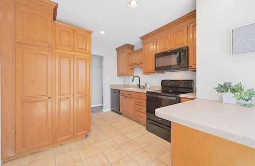 Norfolk - Virginia Beach House | Newly Renovated VB Retreat | Comfort & Space Home