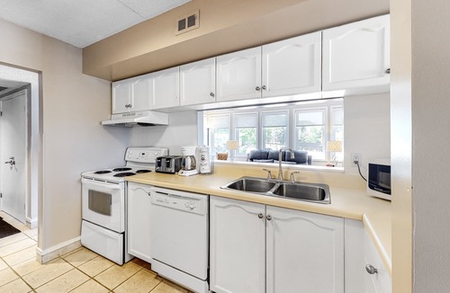 The Blue Mountains Condo | Next to slopes Beautifully-decorated four-season family getaway in Blue Mountain