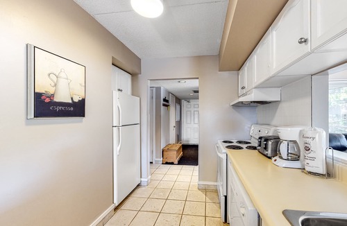 The Blue Mountains Condo | Next to slopes Beautifully-decorated four-season family getaway in Blue Mountain