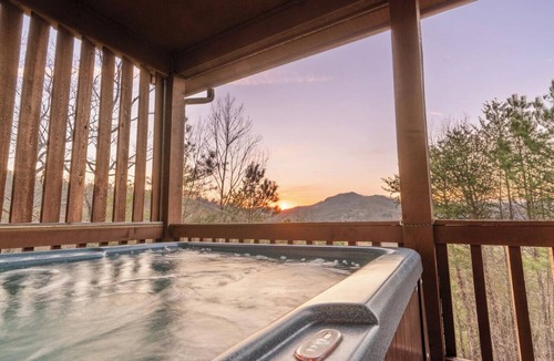 Wears Valley Cabin | NIGHTLY RATES REDUCED Peaceful and Secluded Peace of Heaven Cabin