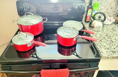 Greenwood House | ♪No Chores! Artsy East Side Near Great Music+Food, Quiet Home w/Free Parking ♪