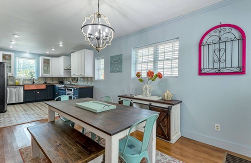 Norfolk House | Norfolk Beach Casita/Fenced Yard/Dog Friendly