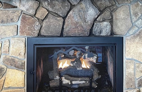Spruce Pine Cabin | North Carolina Cabin with Spectacular Views of the Mountains, Perfect for an Outdoor-Adventure Vacation in Spruce Pine