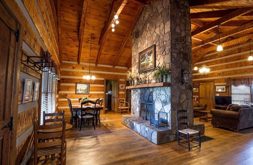 Spruce Pine Cabin | North Carolina Cabin with Spectacular Views of the Mountains, Perfect for an Outdoor-Adventure Vacation in Spruce Pine