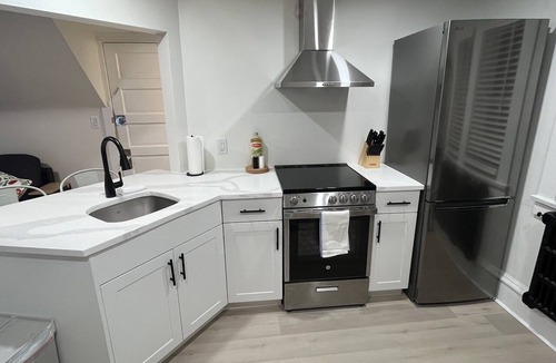 Winnipeg Apartment | Norwood Flat - Penthouse. Walk to parks, restaurants and St. Boniface hospital.