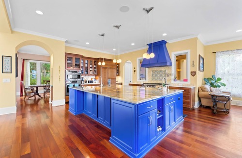 Cornelius House | Oasis@LKN - dock, pool, hot tub, chef-kitchen, firepit, Rec-room, 20min to CLT
