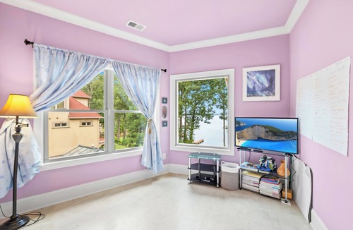 Cornelius House | Oasis@LKN - dock, pool, hot tub, chef-kitchen, firepit, Rec-room, 20min to CLT