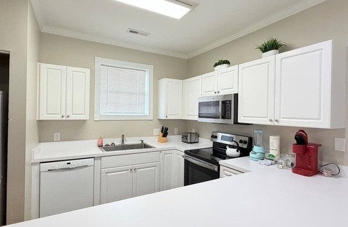 Central Myrtle Beach Apartment | Oasis Stay at Myrtlewood, Pet Friendly 2BR Retreat